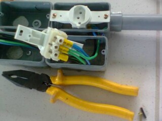 clic-servicos-eletricos-protegendo-voce-e-seu-patrimonio-florianopolis-outros-pintor-de-parede-e-reformas