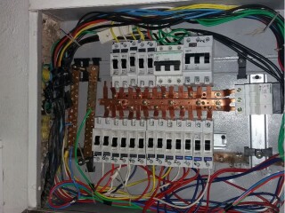 eletricista-24-horas-eletrica-em-geral-adequacao-de-emp-taboao-da-serra-pintor-de-parede-e-reformas