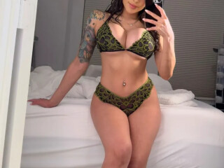 kayla-female-escorts-in-ottawa-canada