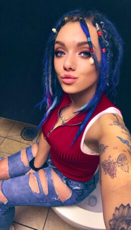 queenblue-female-escorts-in-saskatoon-canada-504-3272001-big-3