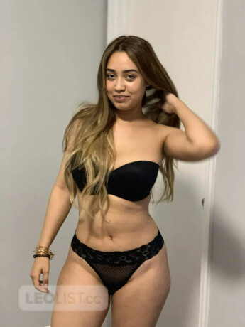 fresh-arrival-indian-available-in-town-offering-inoutcall-female-escorts-in-brampton-canada-big-2