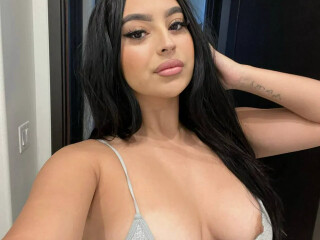 3-holes-girly-currently-available-female-escorts-in-toronto-canada