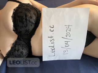 sexy-petite-horny-female-escorts-in-toronto-canada