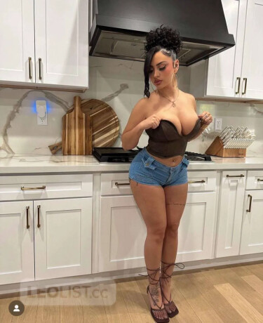 sweet-sexy-party-slut-female-escorts-in-saskatoon-canada-big-1