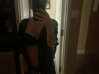 sexy-femme-mature-te-recoit-a-laval-female-escorts-in-laval-canada