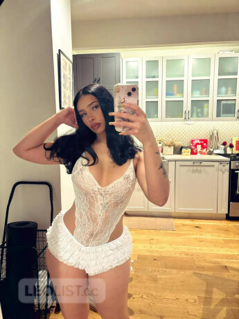 hook-up-with-lots-of-fun-female-escorts-in-regina-canada-big-4