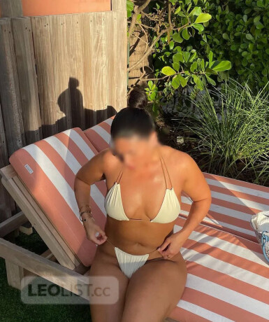 brunette-babe-in-upscale-incall-female-escorts-in-burnaby-canada-big-3