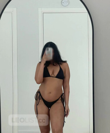 brunette-babe-in-upscale-incall-female-escorts-in-burnaby-canada-big-4
