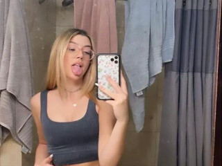im-available-for-full-service-and-no-restrictions-female-escorts-in-cornwall-canada