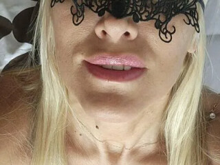 this-is-where-women-go-to-get-laid-female-escorts-in-saskatoon-canada