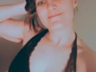 cola-female-escorts-in-grande-prairie-canada-1-403-971-0772