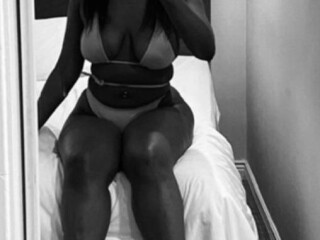 naomi-female-escorts-in-oshawa-canada-1-647-493-7008