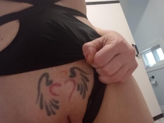 mercedes-bendz-female-escorts-in-barrie-canada-1-437-428-8042-big-0