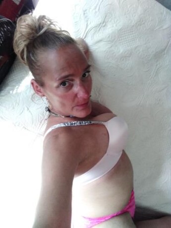 farah-female-escorts-in-edmonton-canada-1-780-399-3722-big-0