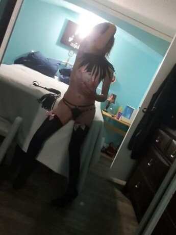 sara-wood-female-escorts-in-edmonton-canada-1-587-209-4042-big-1