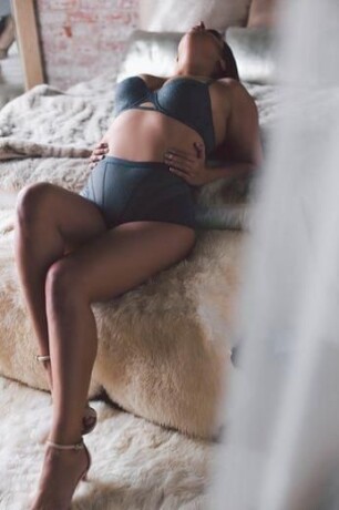 marina-female-escorts-in-toronto-canada-1-647-799-9093-big-3
