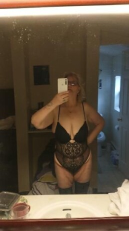 trish-female-escorts-in-niagara-falls-canada-1-647-459-9039-big-0