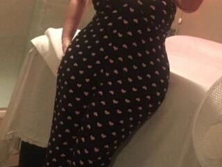 mona-female-escorts-in-edmonton-canada