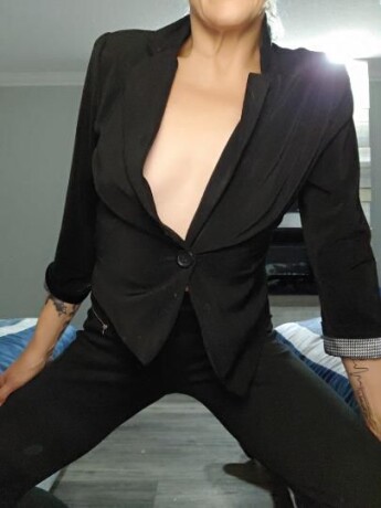 charlie-female-escorts-in-niagara-falls-canada-1-289-206-8135-big-2