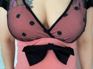 mimi-and-friends-female-escorts-in-guelph-canada