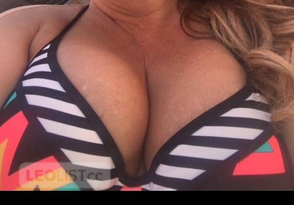 marrie-female-escorts-in-airdrie-canada-big-1