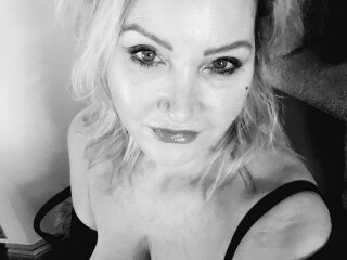 alex-grenier-female-escorts-in-ottawa-canada