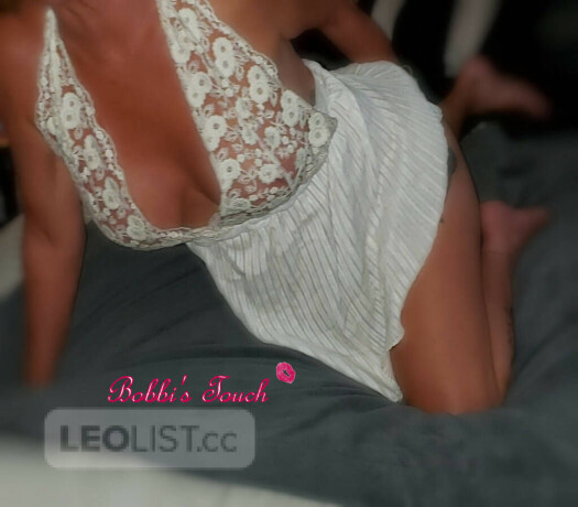 bobbi-female-escorts-in-halifax-canada-big-0