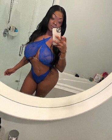 paola-damour-female-escorts-in-montreal-canada-1-647-228-3365-big-4