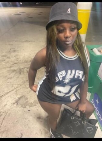 coco-female-escorts-in-chicago-il-773-799-0576-big-4