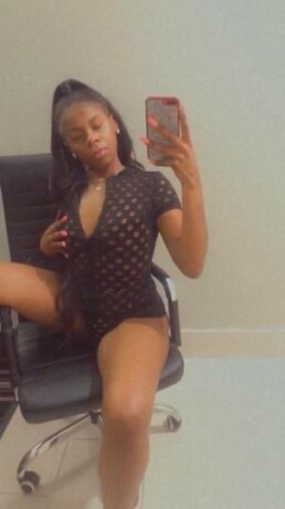 female-escorts-in-detroit-mi-313-349-5281-big-2