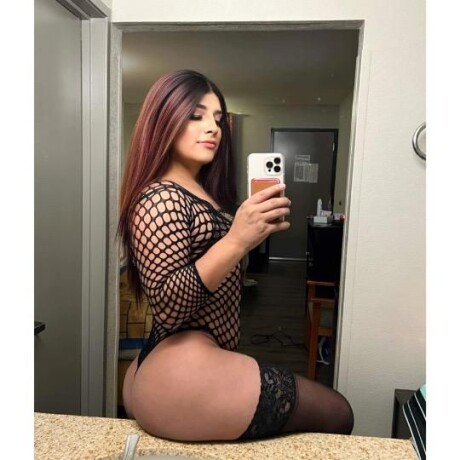 ariadna-shemale-escort-in-norfolk-va-571-440-9553-big-2