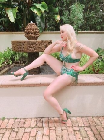 female-escorts-in-brunswick-ga-470-467-2372-big-2