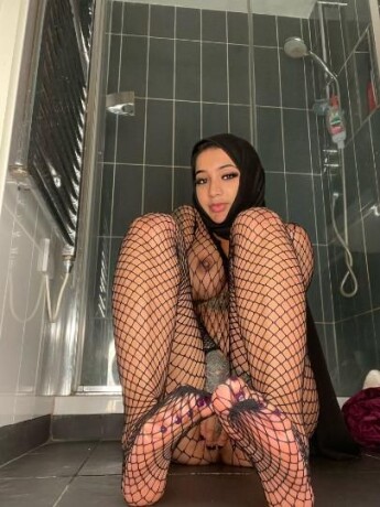 female-escorts-in-des-moines-ia-575-303-5696-big-0