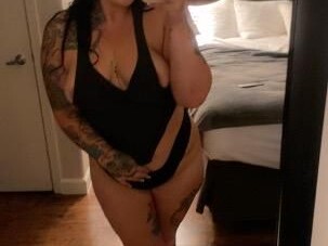 paige-female-escorts-in-monterey-ca