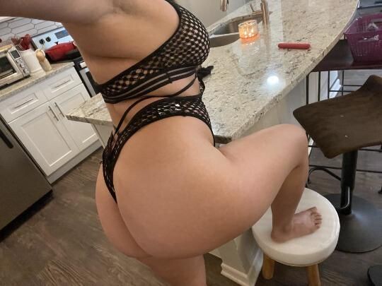 female-escorts-in-topeka-ks-785-772-2766-big-1