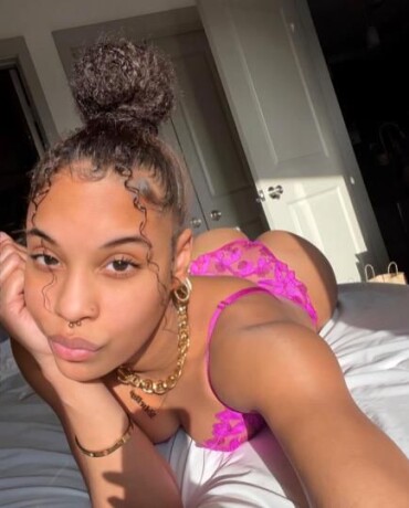 becky-female-escorts-in-manchester-nh-772-758-2800-big-4