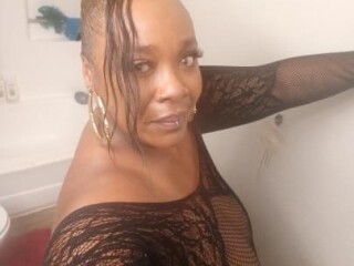 peaches-female-escorts-in-san-diego-ca