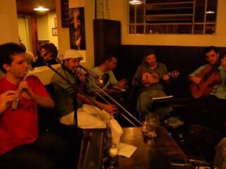 chorinho-e-samba-musica-ao-vivo-conj-chorando-na-sombra-campinas-sp-encontre-djs-para-festa-e-musicos