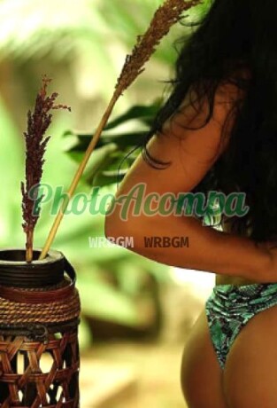 cristal-uma-linda-morena-recam-chegada-na-cidade-tem-uma-deliciosa-boquinha-de-veludo-photoacompanhantes-big-2