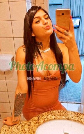lauren-morena-tatuada-dos-olhos-verdes-aceito-pix-photoacompanhantes-big-1