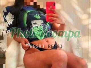 luiza-ninfetinha-com-tesapso-e-louca-pra-te-dar-prazer-photoacompanhantes